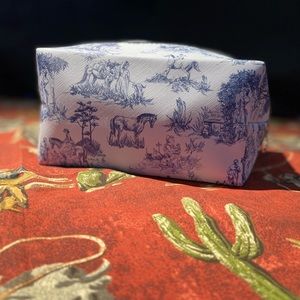 Make up bag